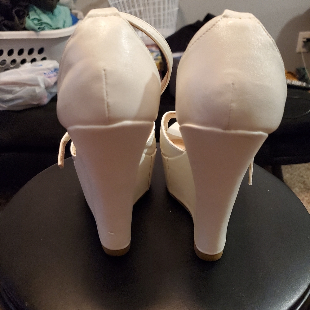 Heels - Picture 2 of 4